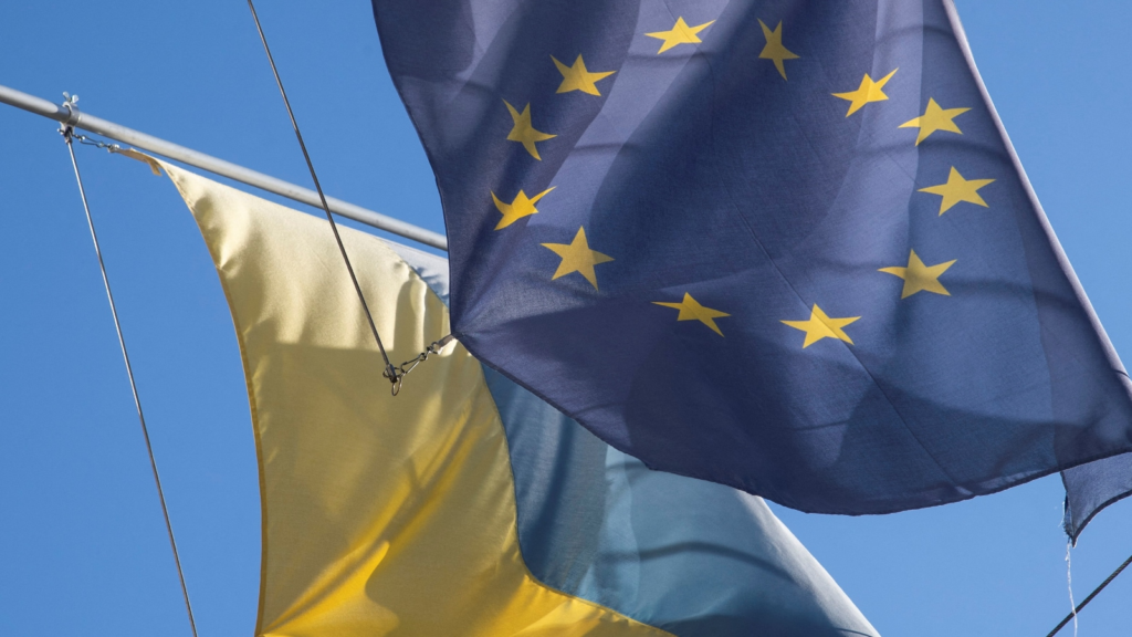 EU Urges Members to Offer Stockpiles, Contracts to Ukraine