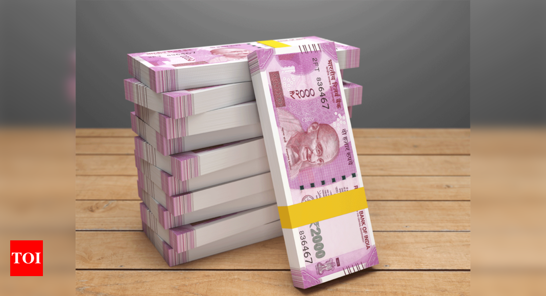Indian banks are set for a profit boost on Rs 2,000 notes withdrawal - Times of India